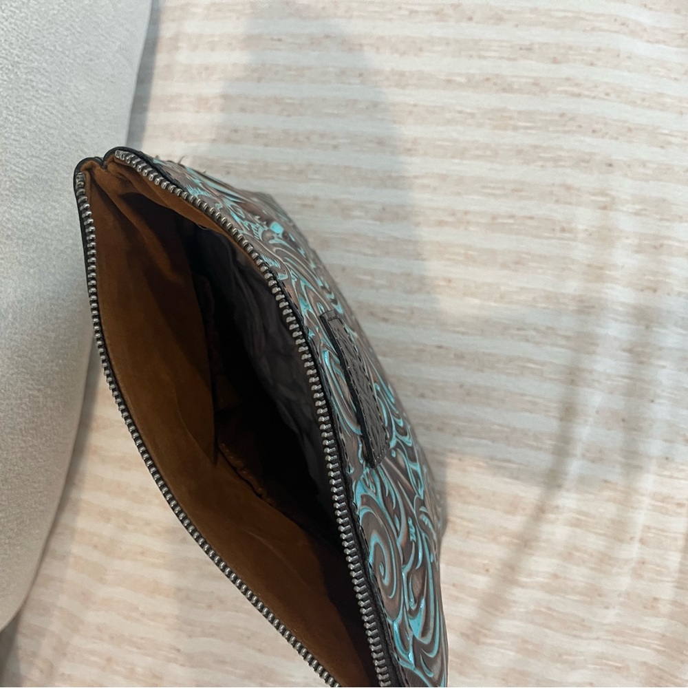Patricia Nash - Tooled Turquoise Leather Clutch - Picture 4 of 4